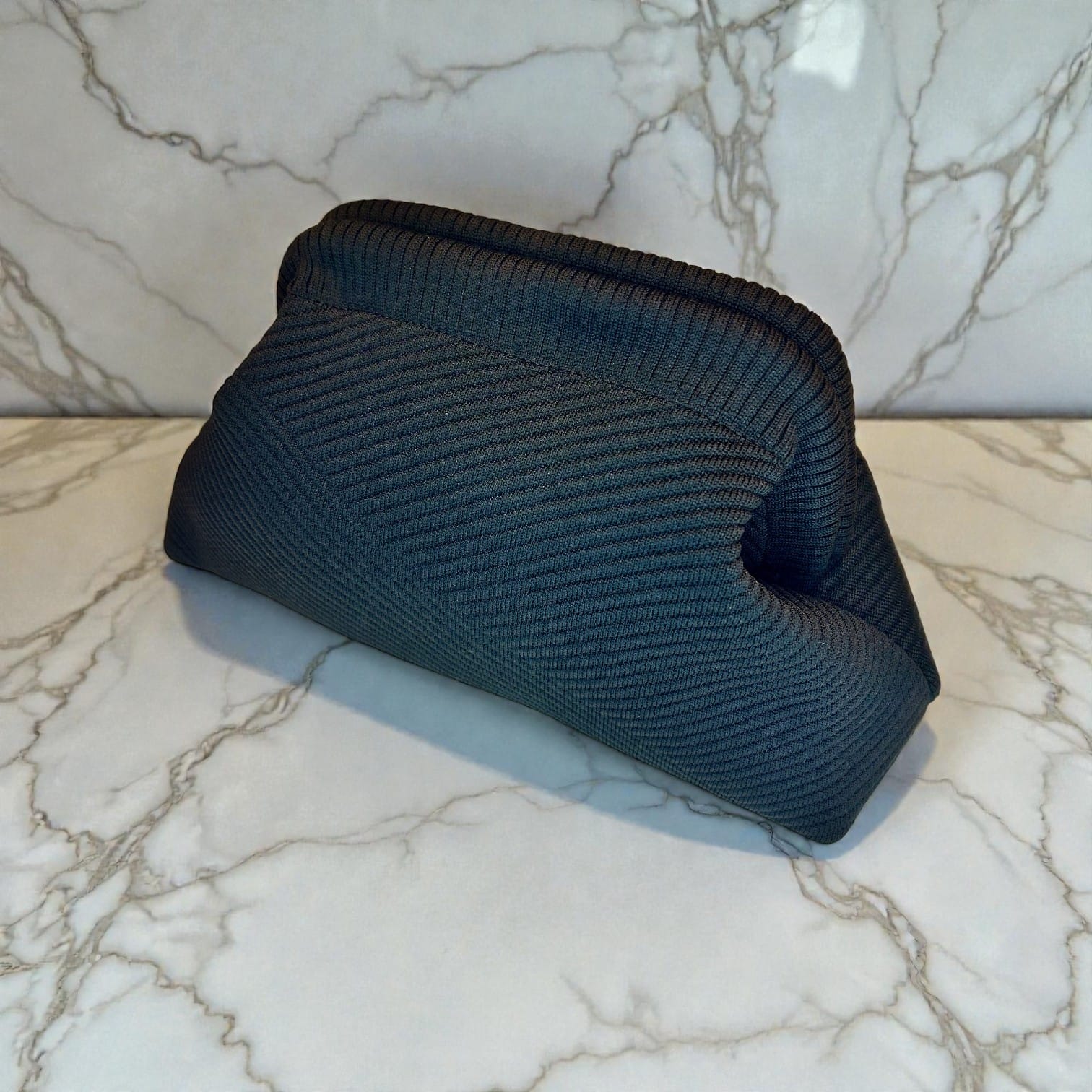 Clutch Black